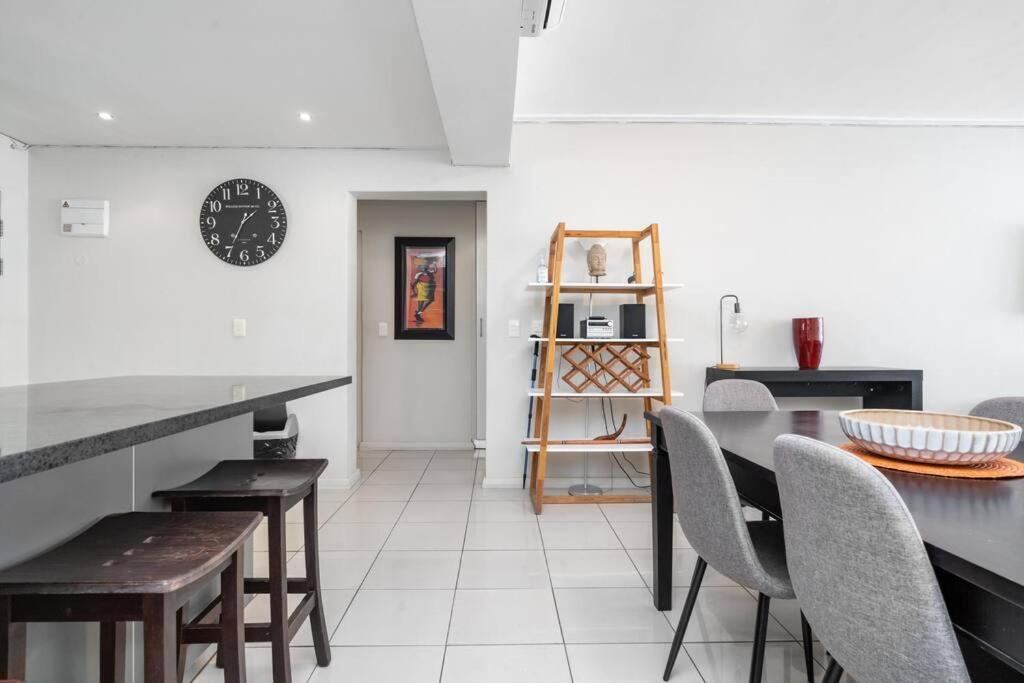 2 Bedroom - Nightlife Explorer Cidade Do Cabo Exterior foto